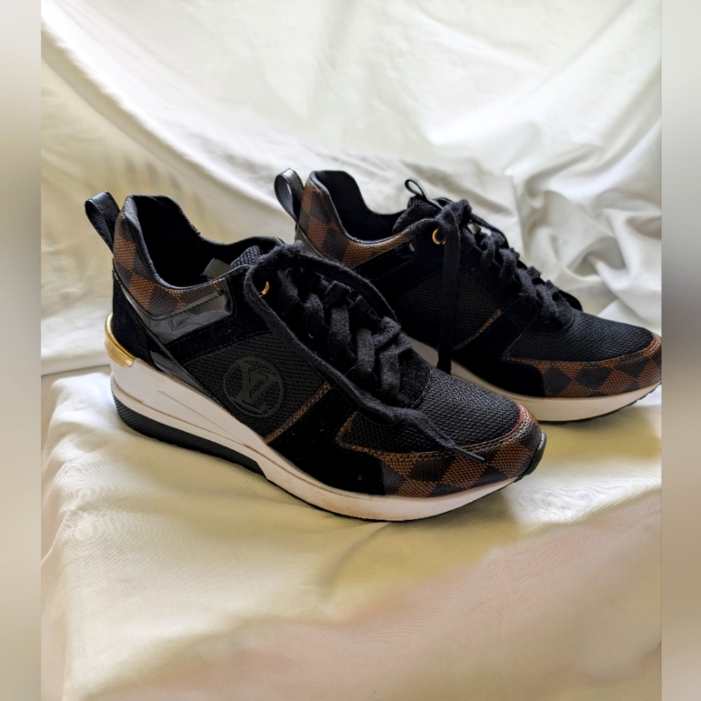 Louis Vuitton Back and Brown Sneakers